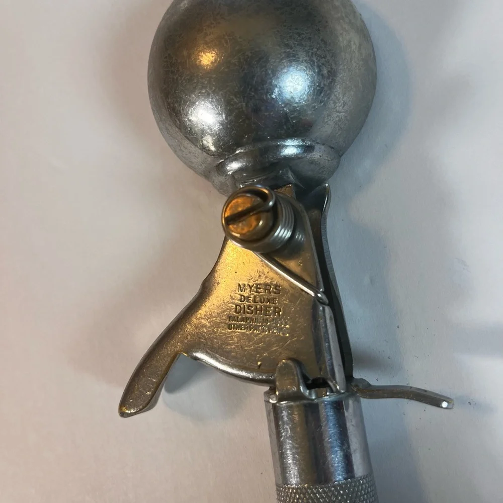 Vintage Ice cream scoop, Myers Deluxe Disher, ca. 1933 Made In USA